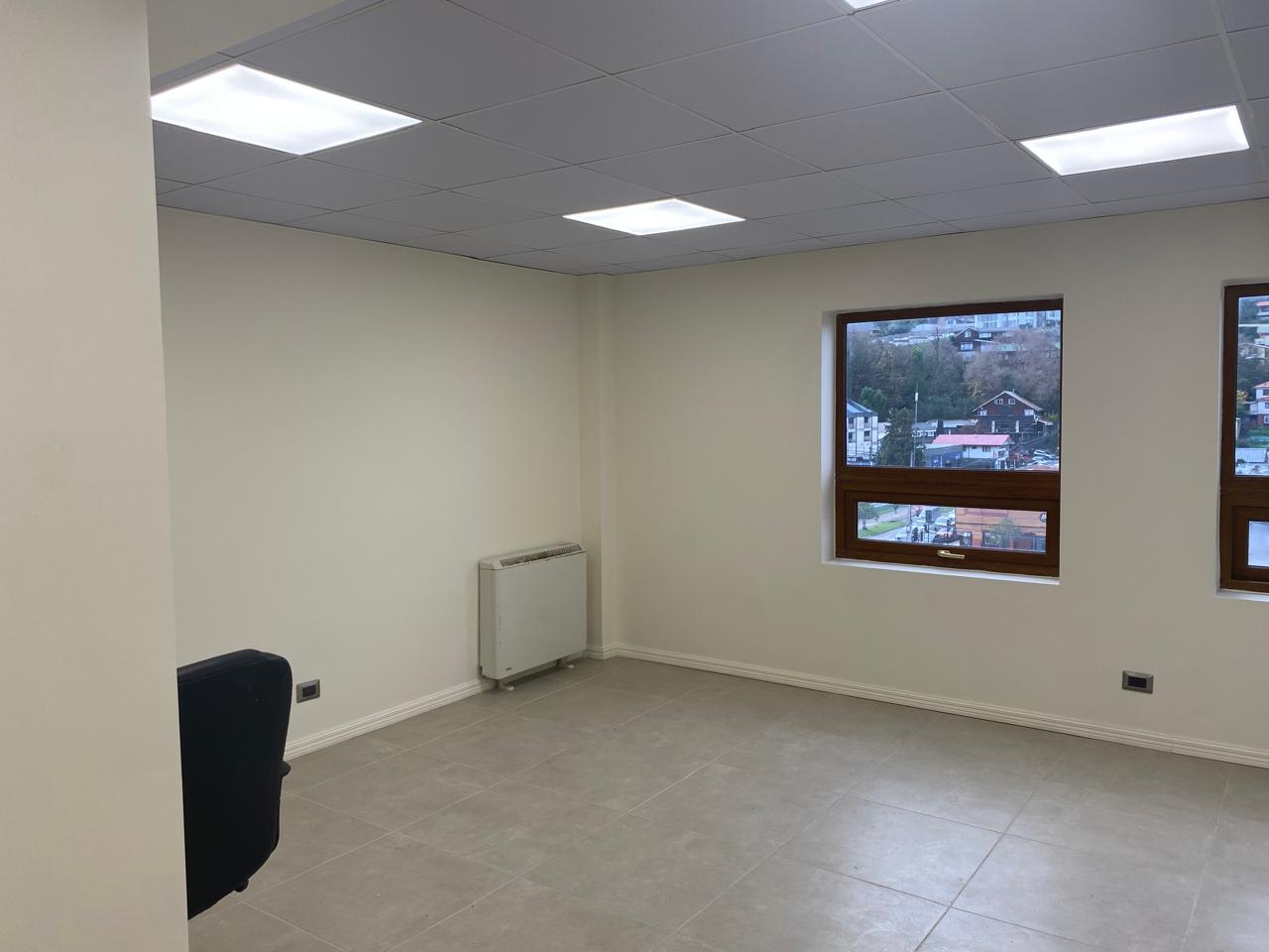 ARRIENDO OFICINA DE 48 M2 EN PLENO CENTRO DE PUERTO MONTT